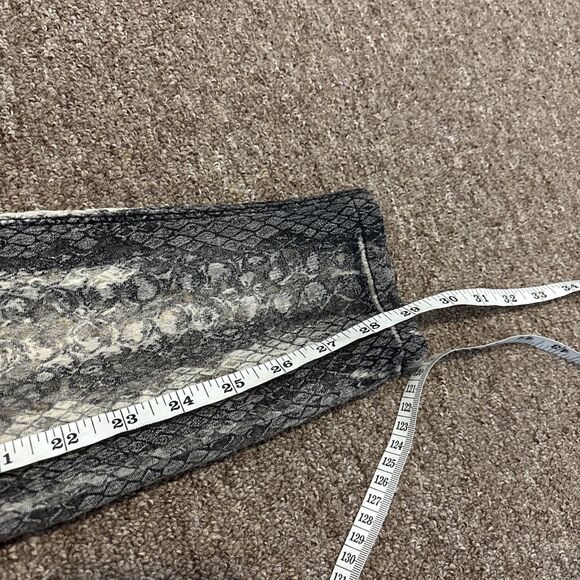 NWT GUESS MID-RISE CURVE X JEANS WITH PYTHON PRINT Size 27 $158 - Picture 4 of 12
